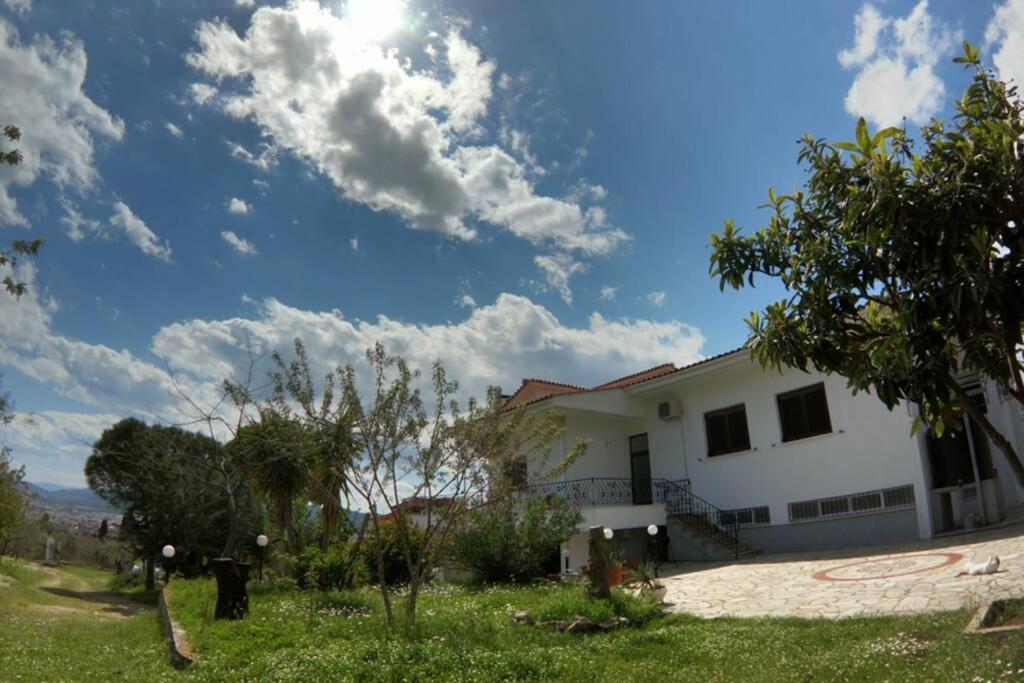 Villa Triple H Volos Exterior foto